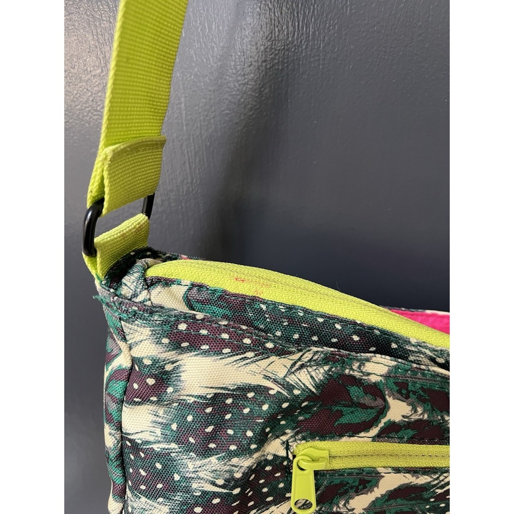 KAVU Crossbody Shoulder Bag Pockets Multicolored Feather Boho Travel - Picture 6 of 7